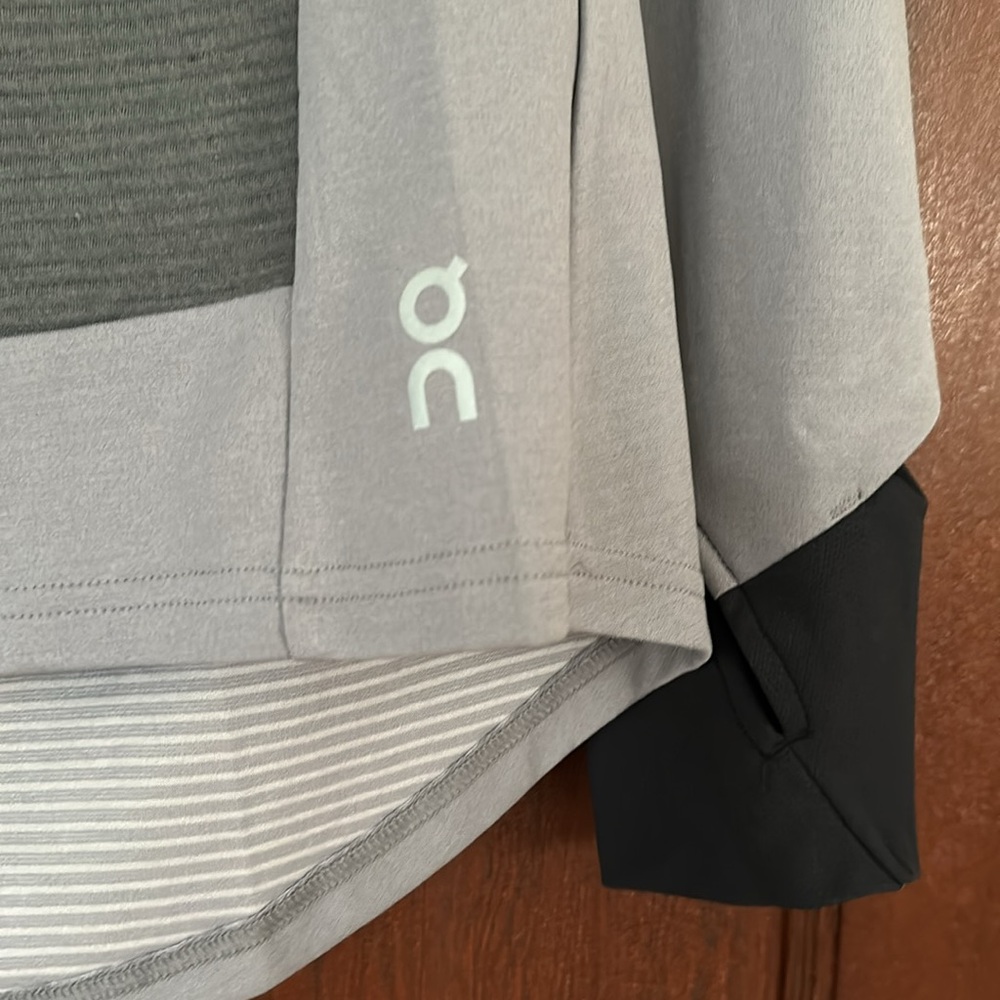 On Weather Performance Shirt In Fossil | Rock *Nw… - image 2